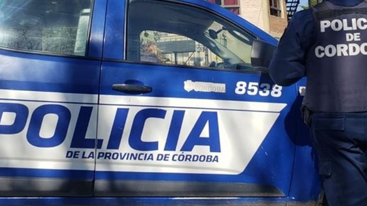 Mat A Su Amigo Mientras Manipulaba Un Arma Y Luego Se Escap