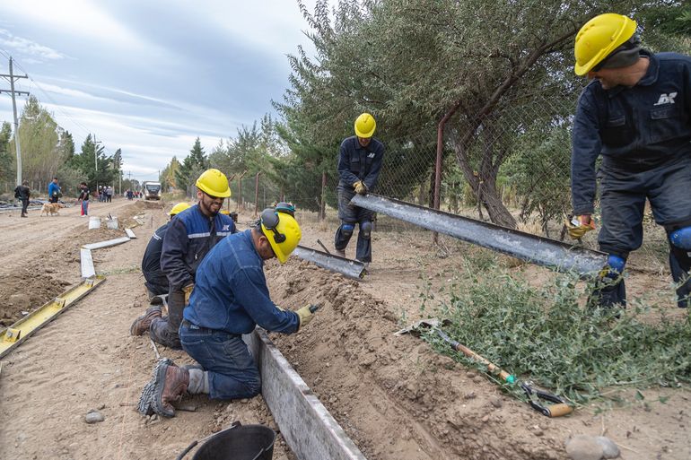 Obras De Cord N Cuneta Y Ordenamiento De Los Barrios