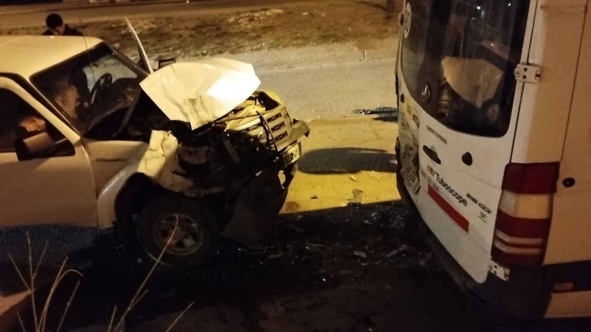 Manejaba Borracha Y Choc Contra Una Camioneta Estacionada