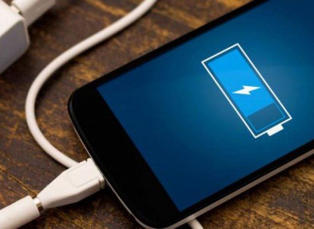 ¿Cómo cargar un celular y conservar su batería? | TECNOLOGIA