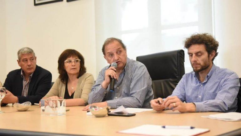 Linares: "realizamos 140 licitaciones y concursos por año" - El Patagónico