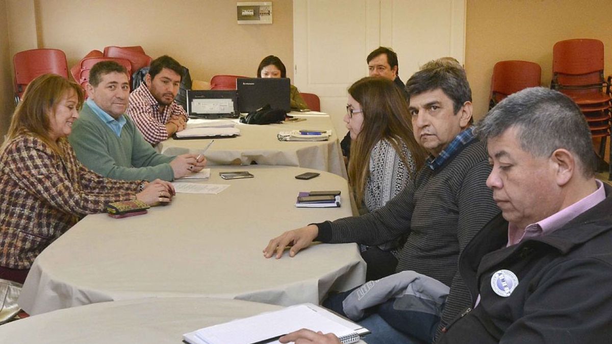 La nueva oferta salarial a los docentes es una suba del 5 por ciento en ...