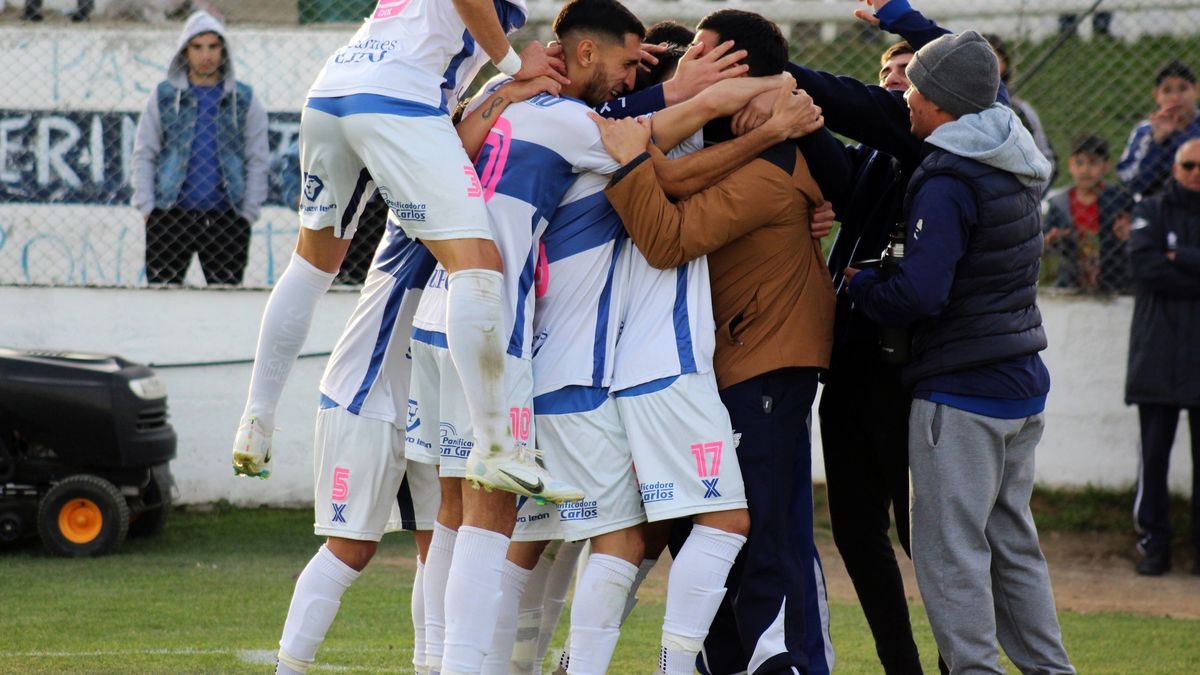 Newbery amplía su ventaja en la punta