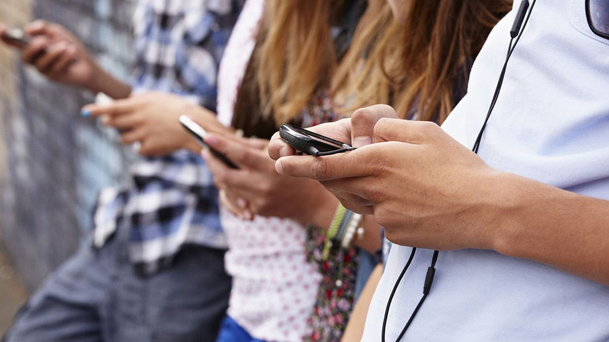 Los adolescentes migran a redes sociales alternativas para evitar el  control parental