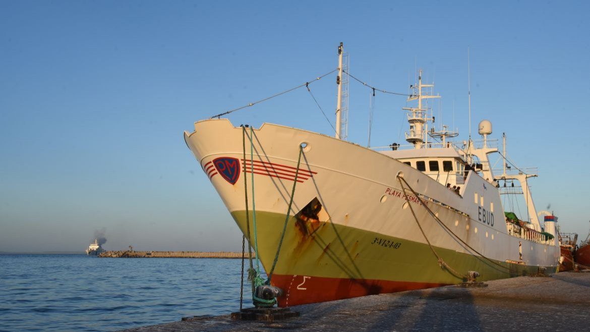 La licencia de pesca que tiene el barco español es para La licencia de pesca que tiene el barco español es para