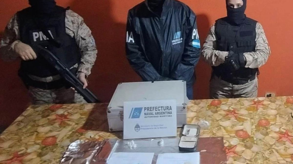 Detienen a dos hombres y secuestran drogas en allanamientos en Caleta Olivia