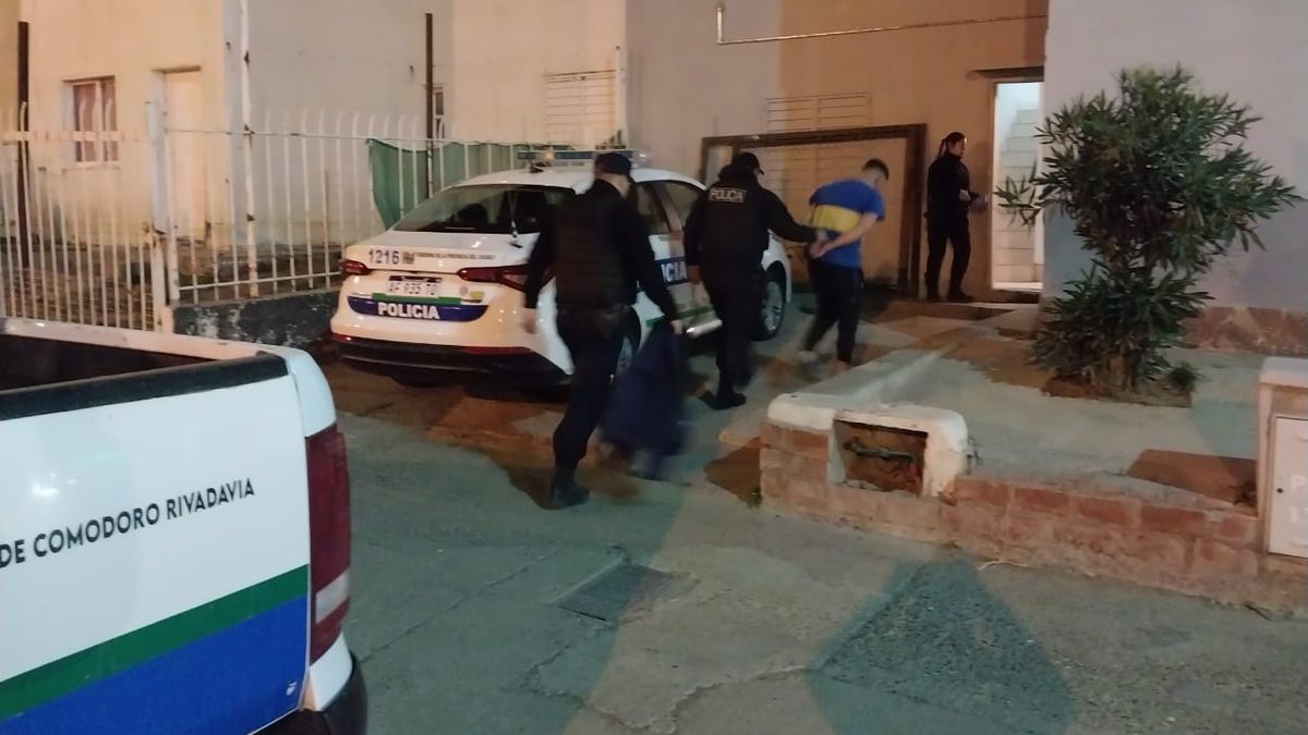 Detienen A Un Hombre Por Golpear A Su Pareja 6186