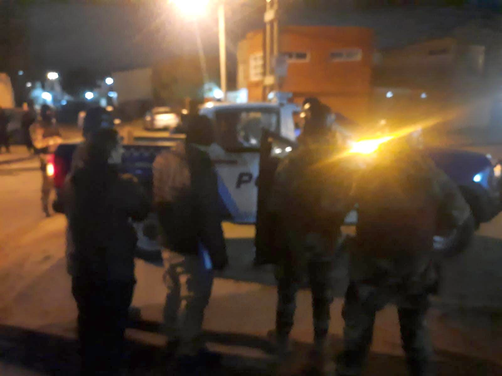 noticiaspuertosantacruz.com.ar - Imagen extraida de: https://www.elpatagonico.com/la-policia-rescato-una-beba-tomada-como-rehen-su-padre-n6010279