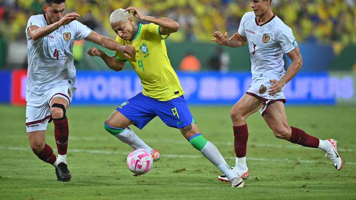 Venezuela rescata empate ante Brasil como visitante con