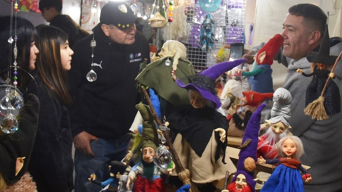 Caleta Olivia: Feria de emprendedores con muestras culturales