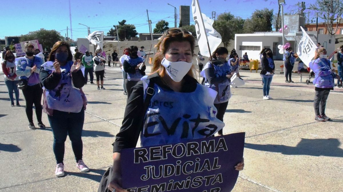 El Movimiento Evita evocó el 8M en la Plaza Malvinas