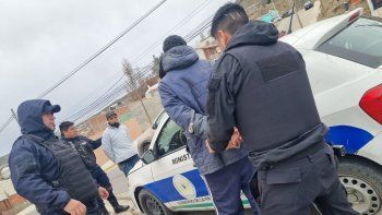 uno de los chicahuala robaba cableado electrico en la rivadavia