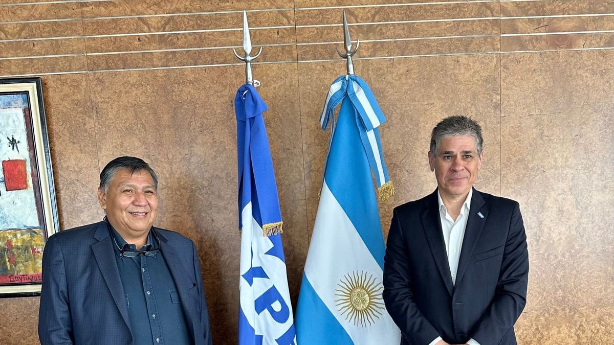 Ávila se reunió con el presidente de YPF por la situación de la cuenca