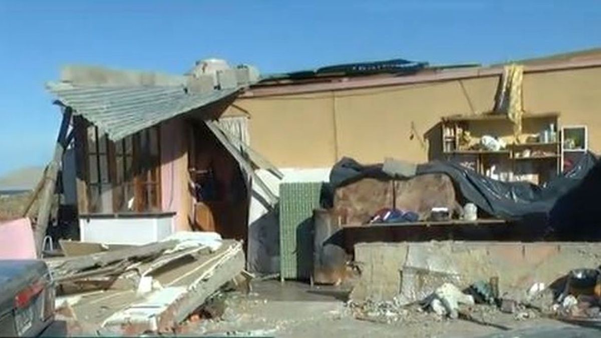 El Viento Destruyó Su Casa Y Quedó En La Calle Con Sus Cinco Hijos