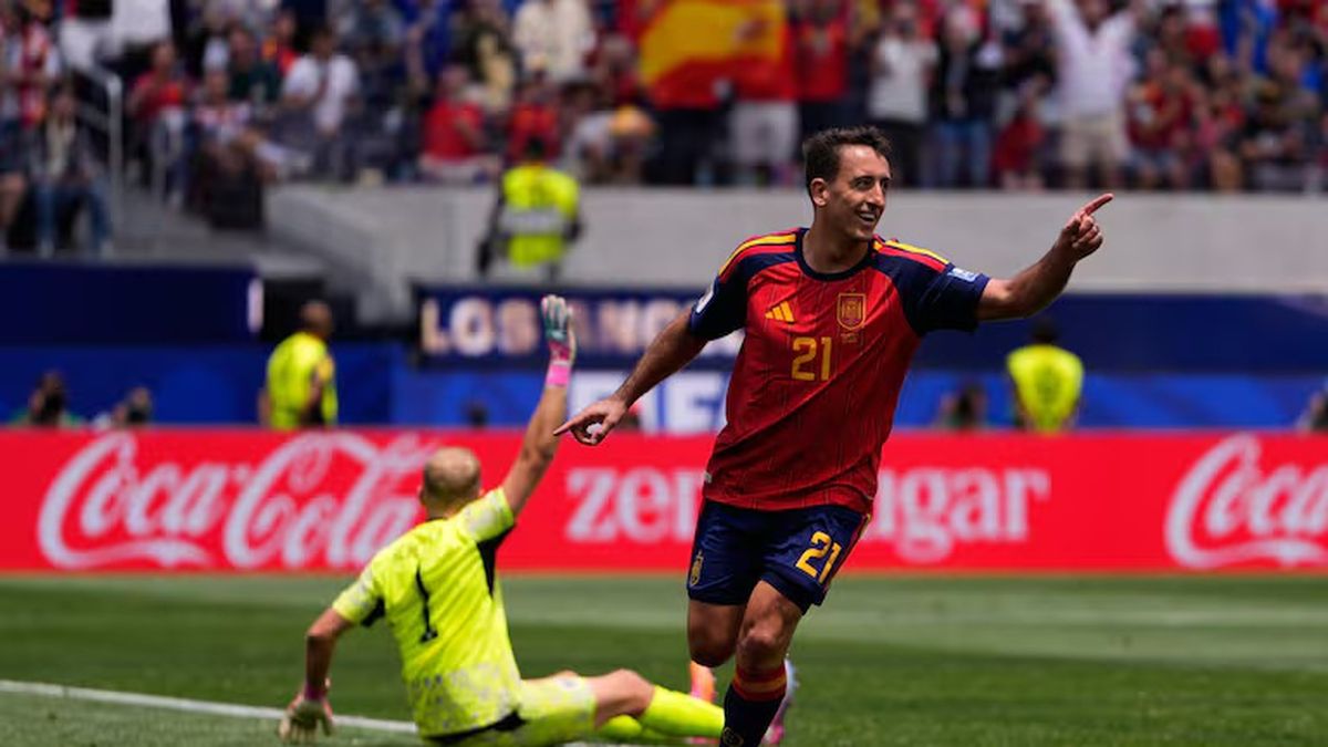 España avanza a octavos de final tras vencer 3-0 a Austria