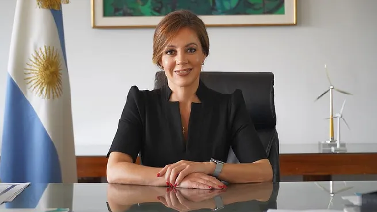 Flavia Royón renuncia oficialmente a la Secretaría de Energía