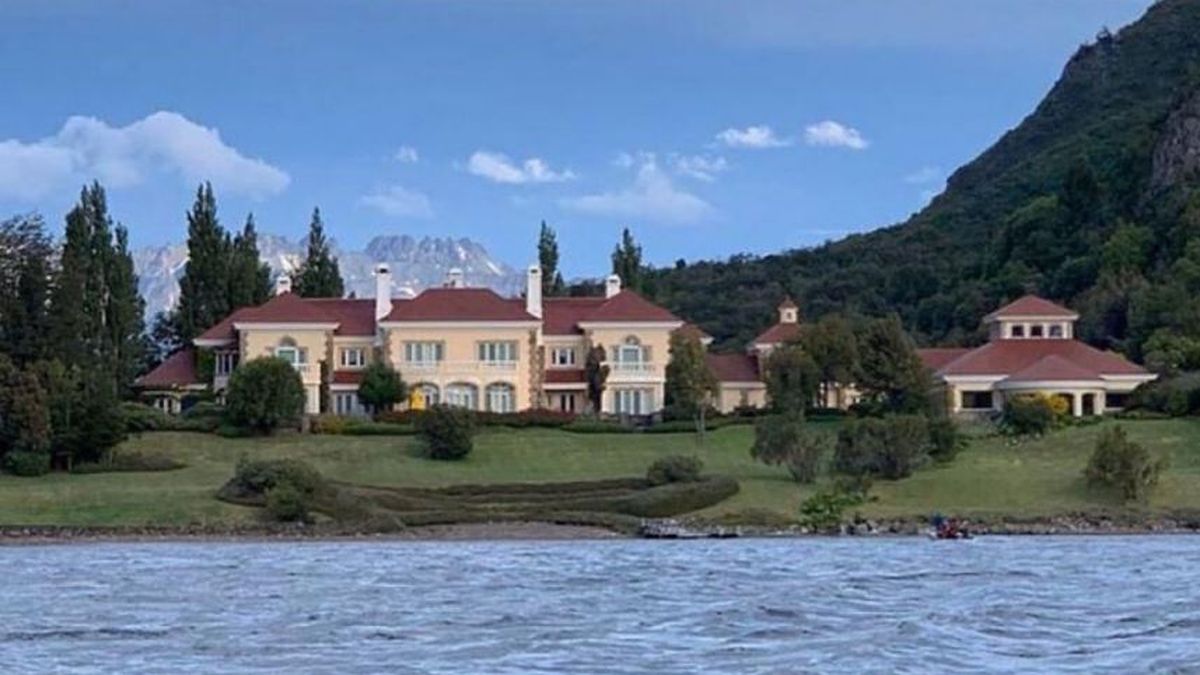 El Escandaloso Chat Por El Viaje Secreto A Lago Escondido