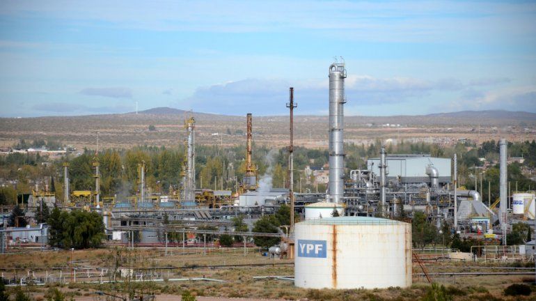 Por la crisis petrolera cerró la refinería de Plaza Huincul