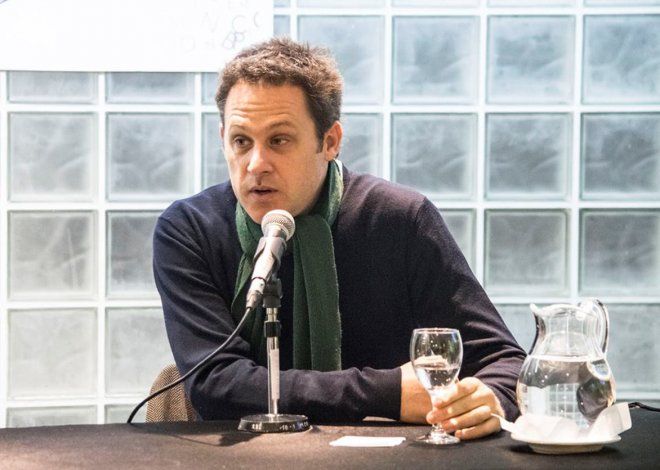 Martín Sivak explicó cómo fue investigar la historia de vida de su familia