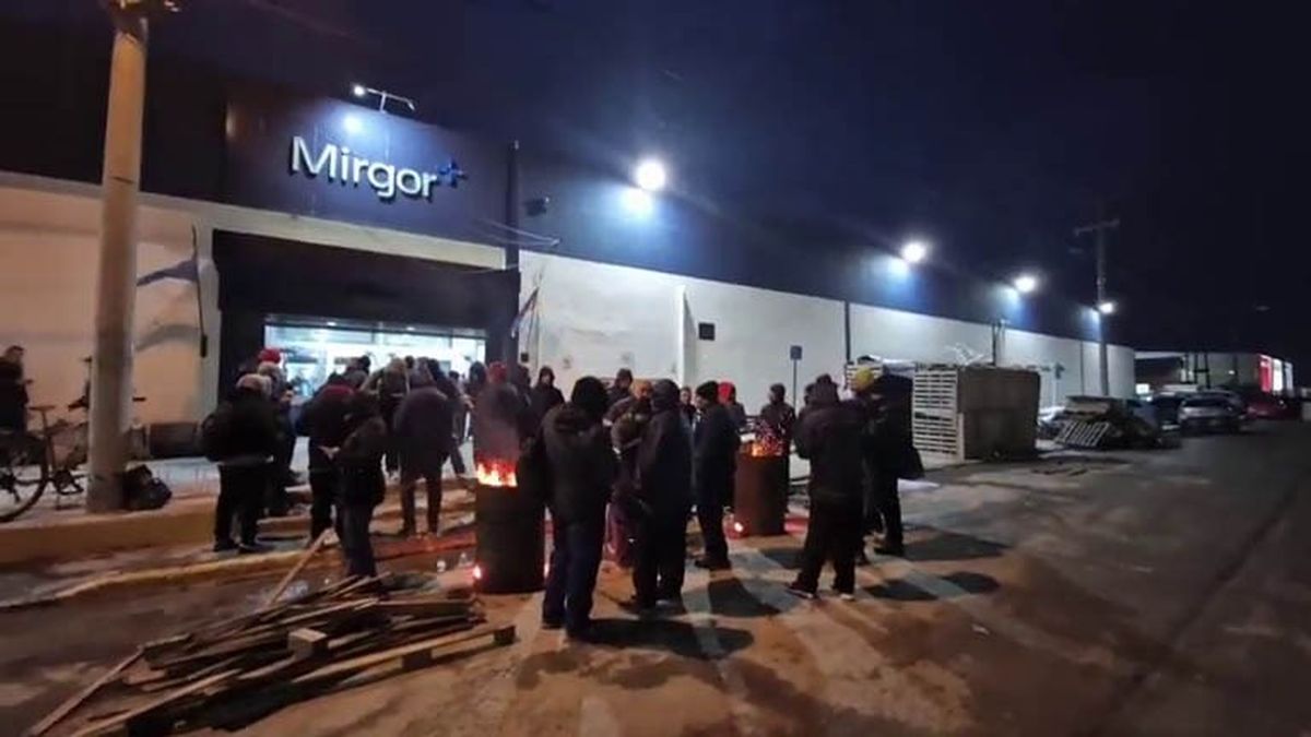 Crisis laboral en Tierra del Fuego: 300 despidos en Mirgor y protestas de trabajadores