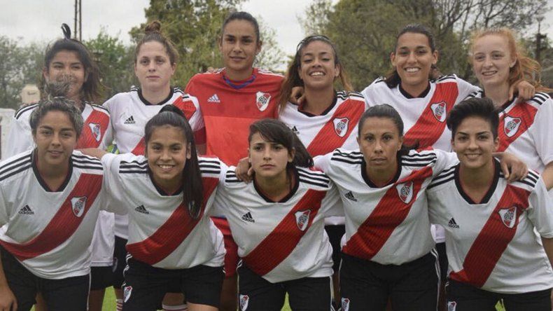 Madryn: Se vienen las pruebas para integrar la selección nacional de fútbol  femenino –