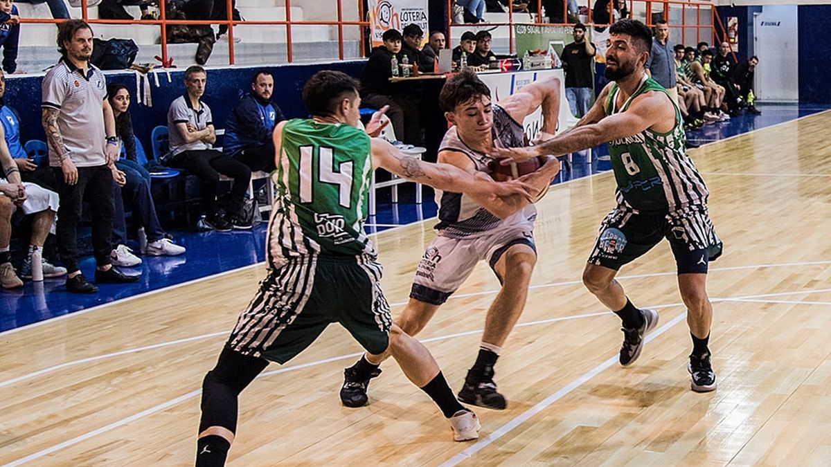 Náutico Y Brown Lideran El Prefederal De Básquetbol