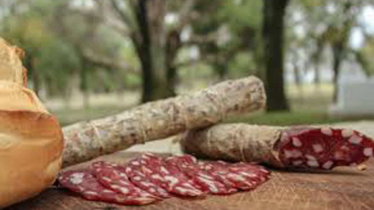 Cinco destinos para descubrir los mejores salames argentinos