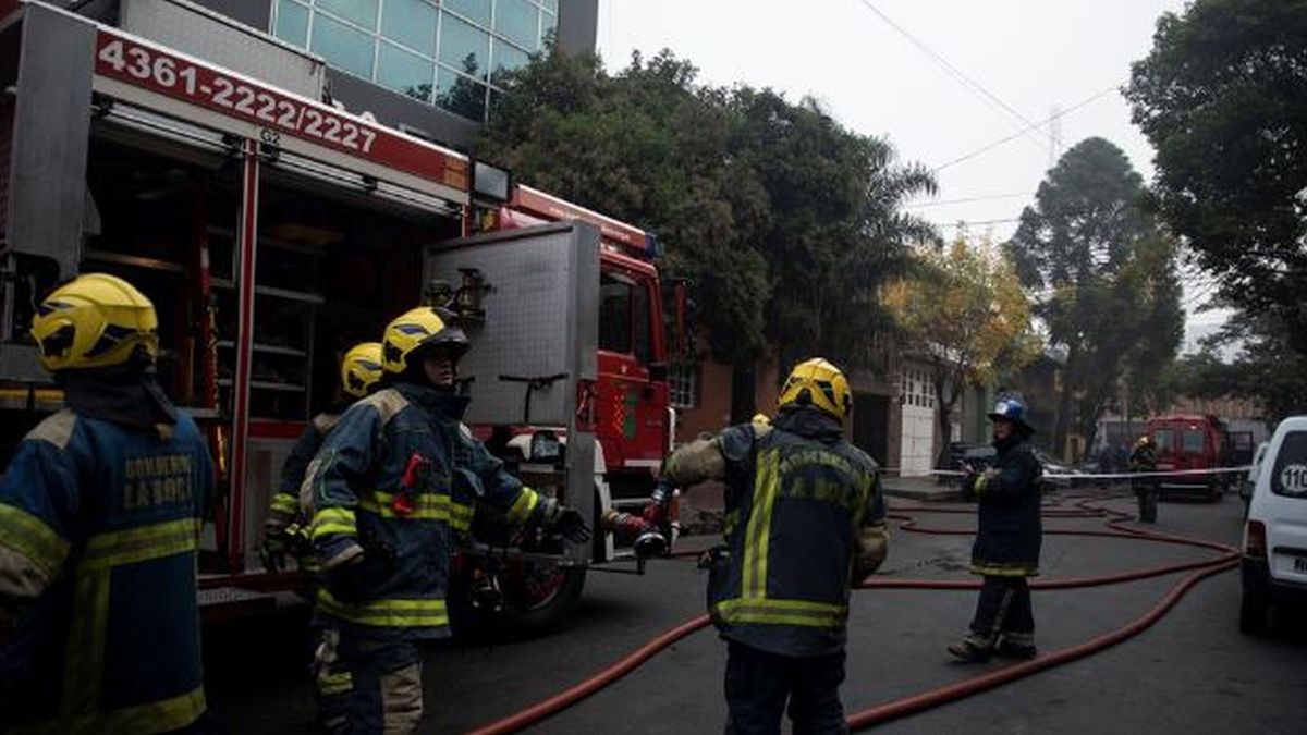 Llevará dos semanas la extinción del nuevo incendio en Iron Mountain