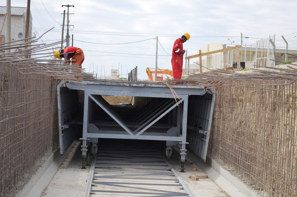 Invierten 90 millones de pesos en la construcción del pluvial de Km 3