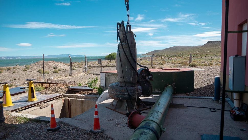 noticiaspuertosantacruz.com.ar - Imagen extraida de: https://www.elpatagonico.com/reinstalaron-equipamiento-sostener-la-captacion-agua-n5926941