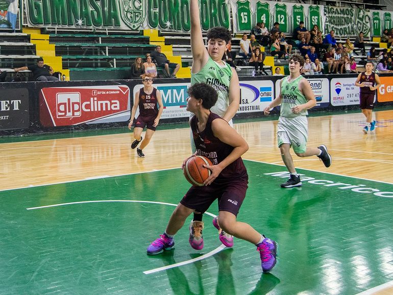 El básquetbol continúa con otro maratónico programa de juegos