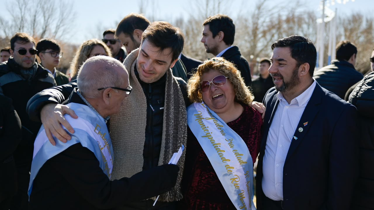 Anuncio de obras en el 91° aniversario de Río Mayo
