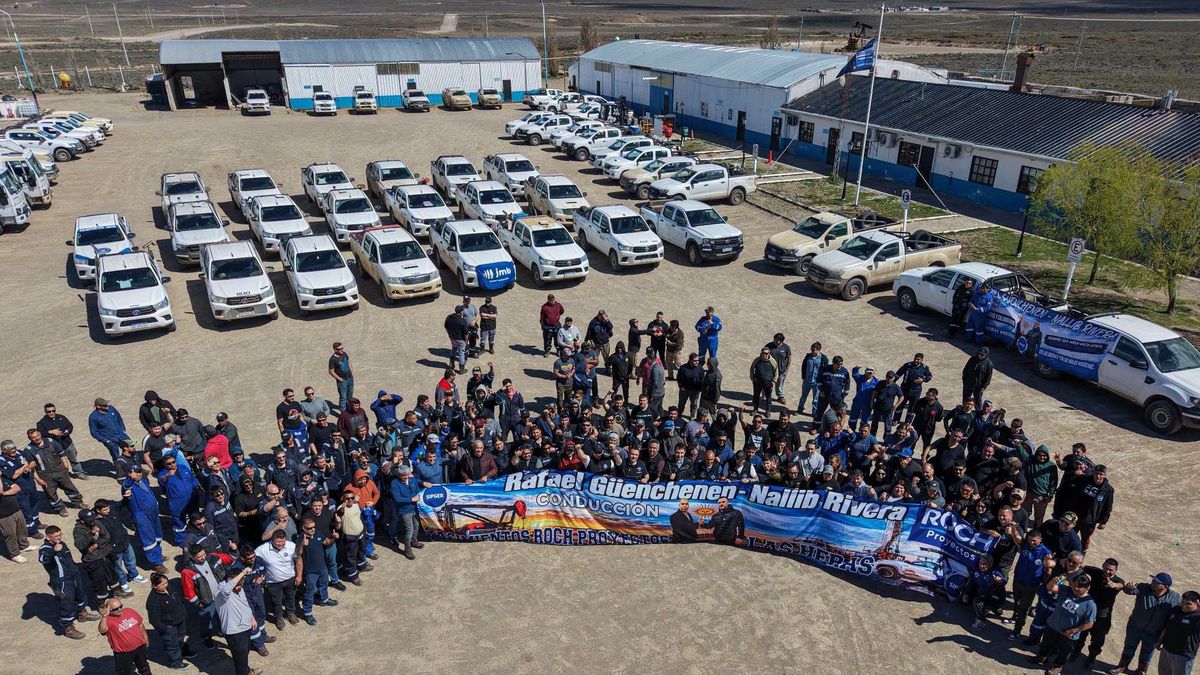 Asamblea de petroleros en el yacimiento El Guadal