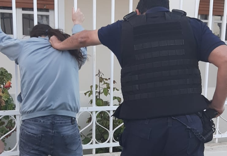 Ladrón detenido por dos ciudadanos en el Pueyrredón