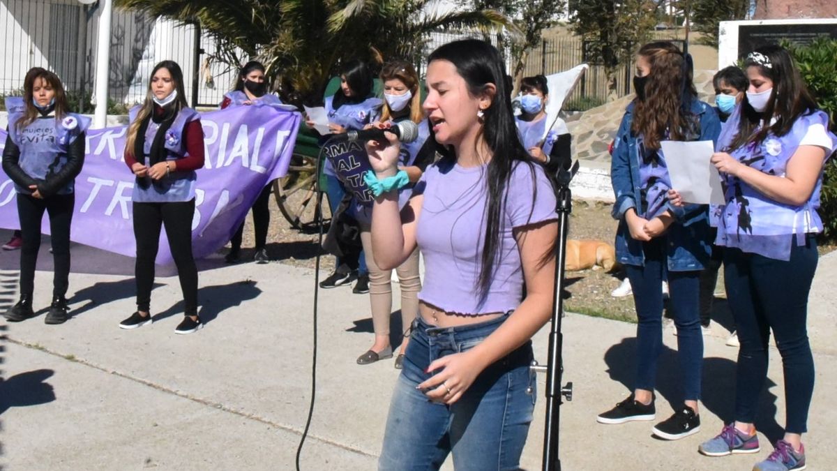 El Movimiento Evita evocó el 8M en la Plaza Malvinas