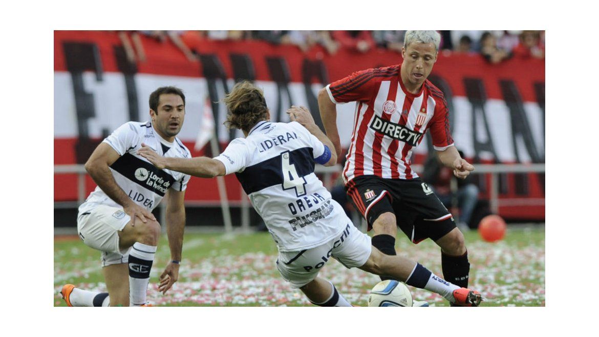 Estudiantes empató 1-1 frente a Gimnasia