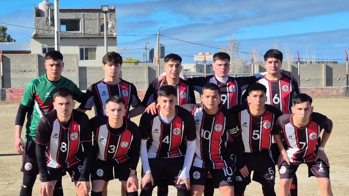 Manantiales Behr y Deportivo Roca lideran en la Liga de Fútbol de Comodoro