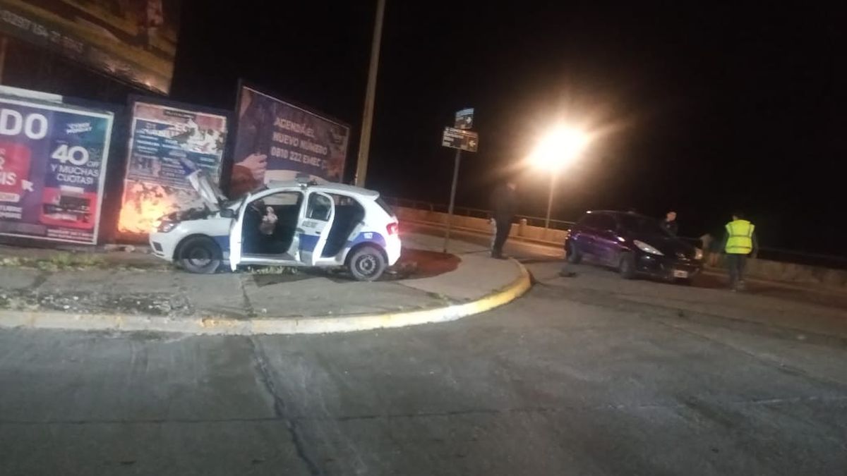 Dos lesionados en el choque entre un patrullero y un auto particular