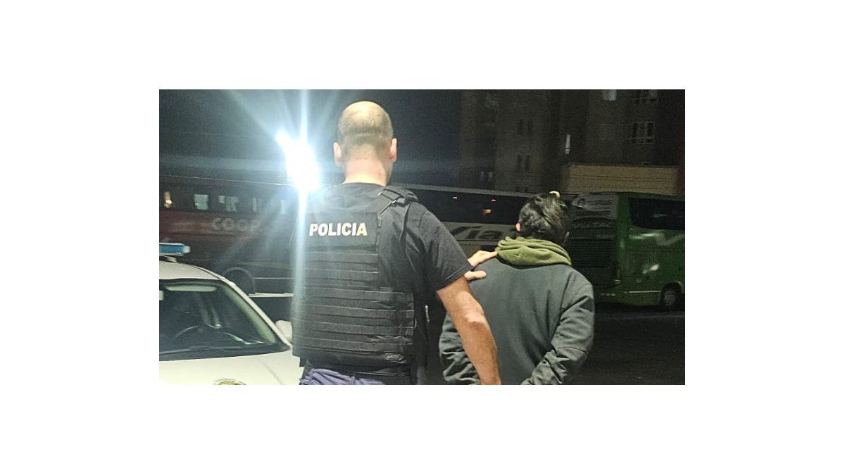 Detienen A Un Hombre Con Pedido De Captura