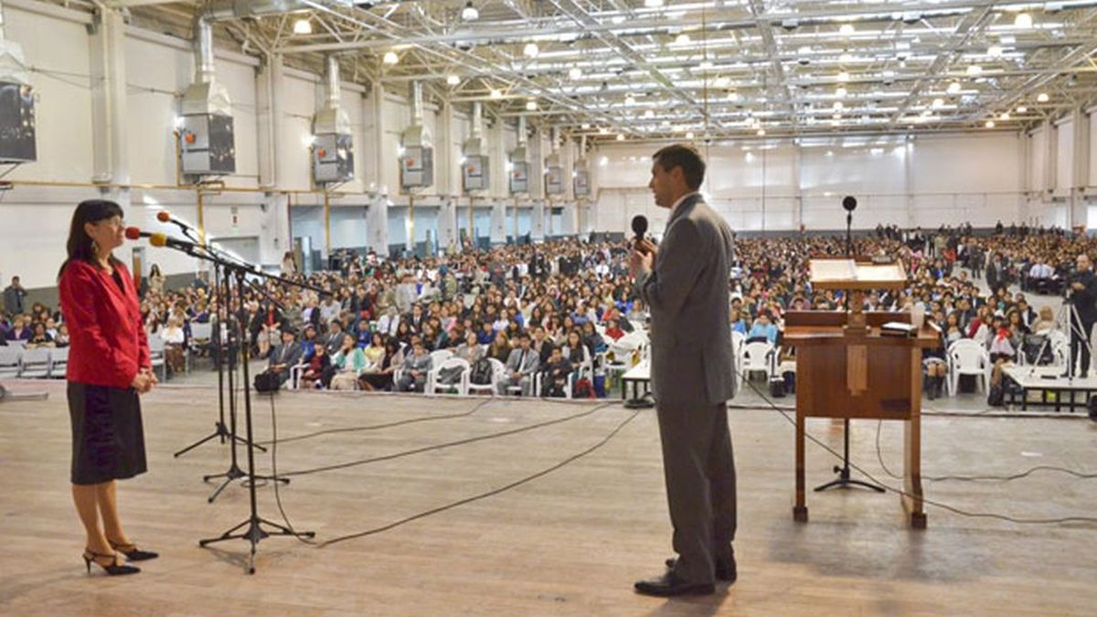 Testigos de Jehová celebran su tradicional asamblea regional en el