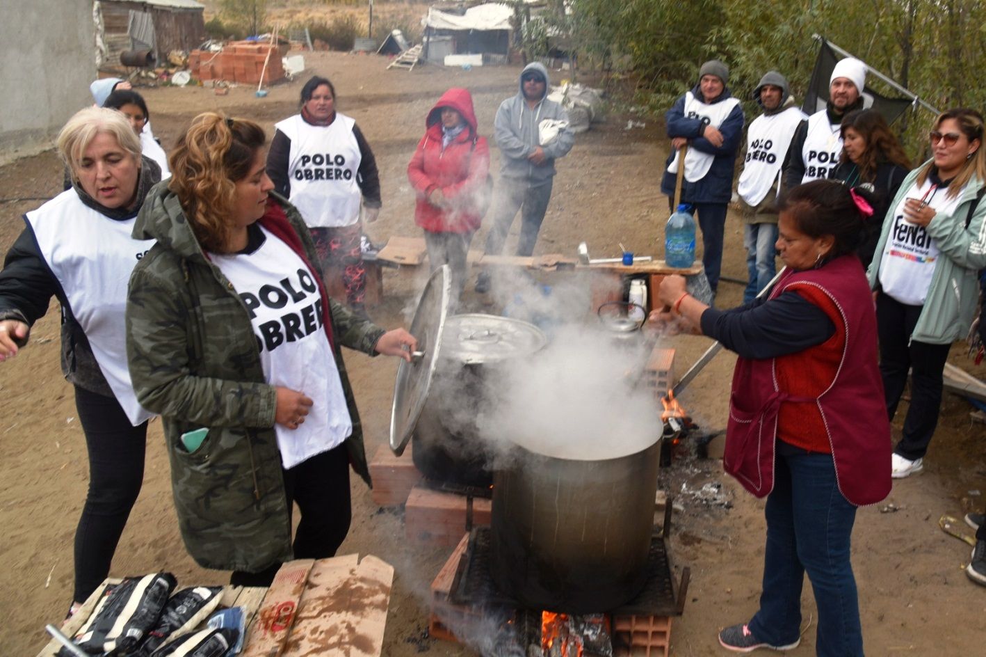 noticiaspuertosantacruz.com.ar - Imagen extraida de: https://www.elpatagonico.com/el-avance-la-pobreza-se-refleja-mas-ollas-populares-n5987416