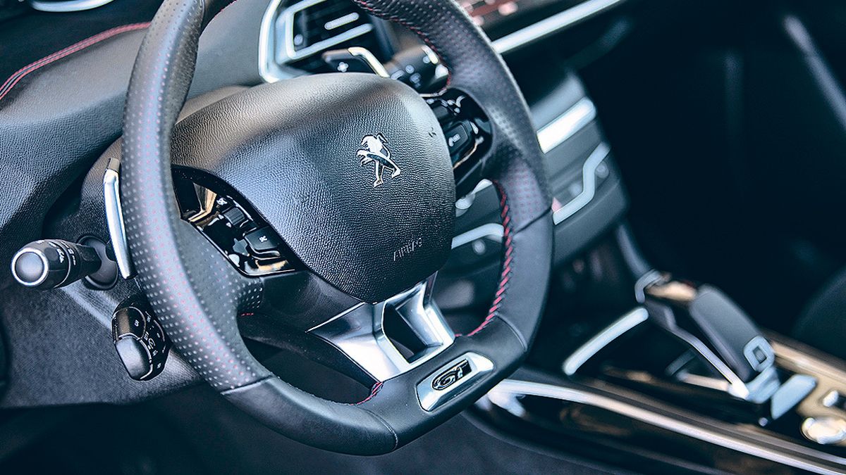 Nos ponemos al volante del nuevo 308, el compacto con el que Peugeot se  pone a otro nivel