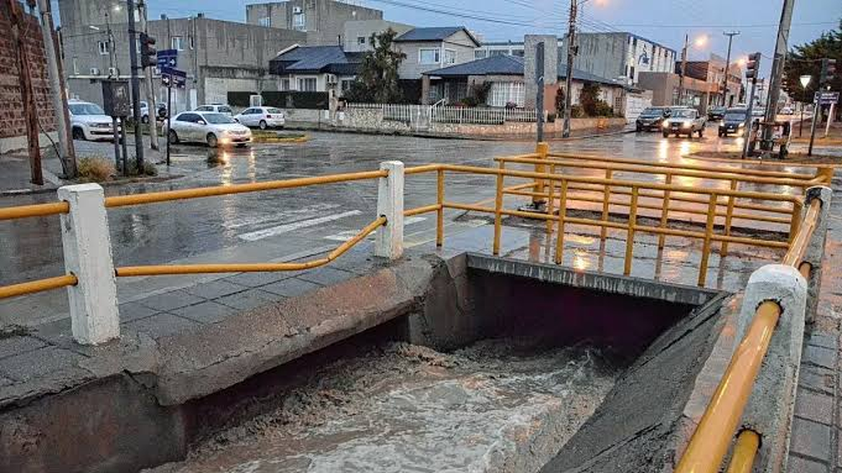 Firman el contrato para el nuevo Conducto Pluvial de Descarga al Mar